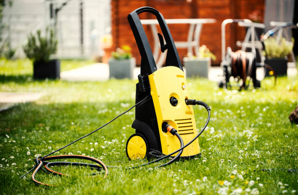 Best Pool Deck Cleaning  in Crestview, FL